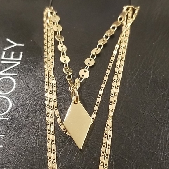 💕VANESSA MOONEY💕 Gold Layered Necklace Diamond Shape Charms NWT - Picture 2 of 5